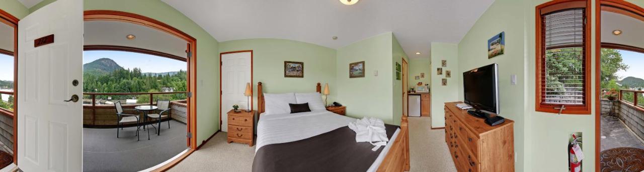 Sunshine Coast Resort Madeira Park Экстерьер фото