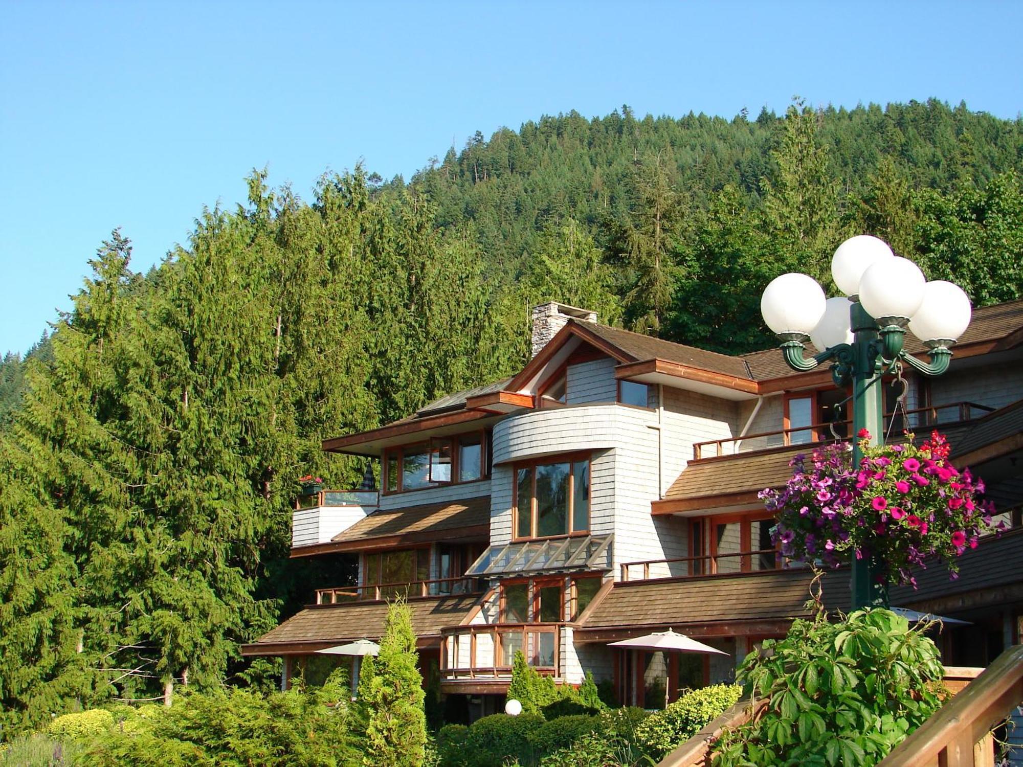 Sunshine Coast Resort Madeira Park Экстерьер фото